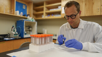New research led by Dr Kohen Bauer, who began the research at HKU Earth Sciences, examines the climate ‘tipping point’ for ocean deoxygenation. New research led by Dr Kohen Bauer, who began the research at HKU Earth Sciences, examines the climate ‘tipping point’ for ocean deoxygenation.